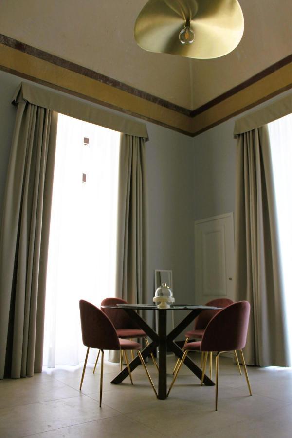 Palazzo Sul Corso-Charming Appartaments Bríndisi Exterior foto